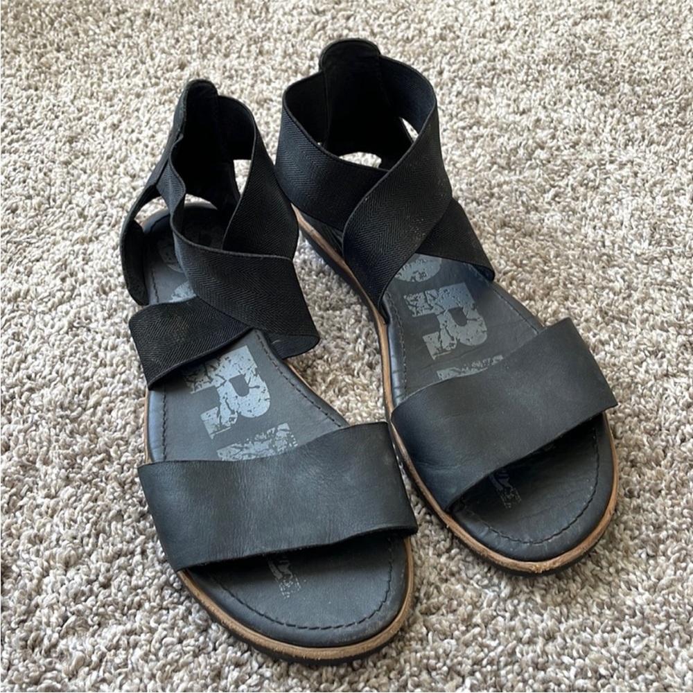 Sorel black sandals